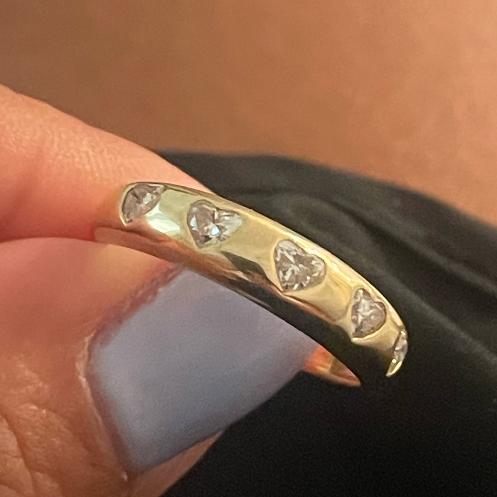 Jewels Park 18K yellow gold Mini Chunky Diamond Heart Ring - Picture 4 of 7